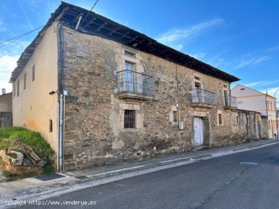 SE VENDE CASA AMPLIA DE PIEDRA EN CUBILLOS DEL SIL - LEON