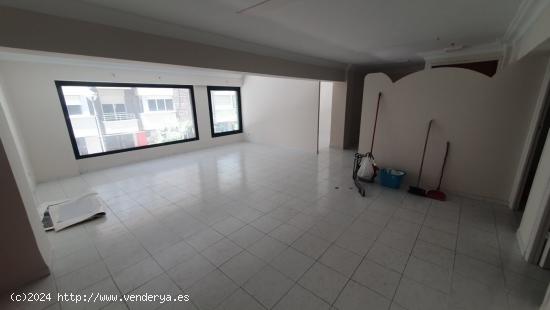 SE VENDE EN PLENO CENTRO DE PONFERRADA ENTREPLANTA IDEAL PARA OFICINAS - LEON