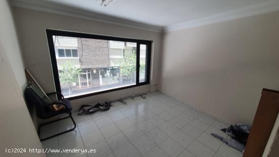 SE VENDE EN PLENO CENTRO DE PONFERRADA ENTREPLANTA IDEAL PARA OFICINAS - LEON