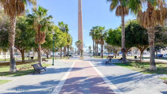 LOCAL COMERCIAL EN ZONA PACÍFICO. MÁLAGA - MALAGA