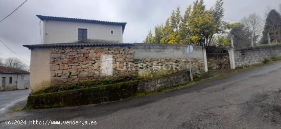 Casa aislada para reformar con terreno, a 2 km. de Vilarchao (Coles) - ORENSE