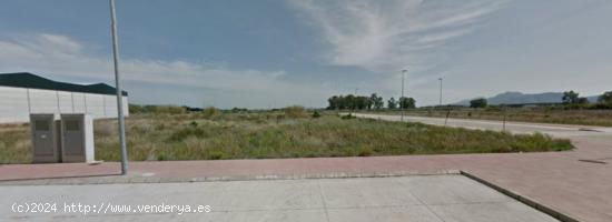  SE VENDE SUELO INDUSTRIAL DE 1.000 M2 EN POLIGONO INDUSTRIAL PEPE MIQUEL DE ALGEMESÍ - VALENCIA 