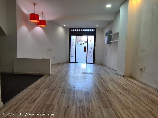 ALG284 - LOCAL COMERCIAL DE 41M2 EN LA PLAZA TRES MORERES DE ALGEMESÍ - EN BUEN ESTADO - VALENCIA