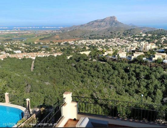 Chalet con vistas extraordinarias a La Manga Club y el Mar Menor - MURCIA