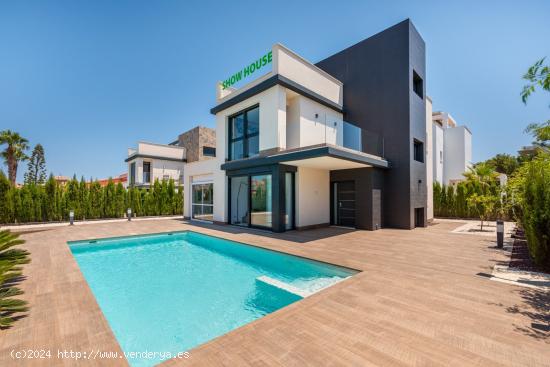 Moderno y contemporáneo chalet muy cerca del mar en Playa Honda - MURCIA