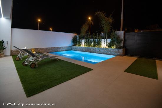 Modernos chalet de nueva construcción en Santiago la Ribera - MURCIA