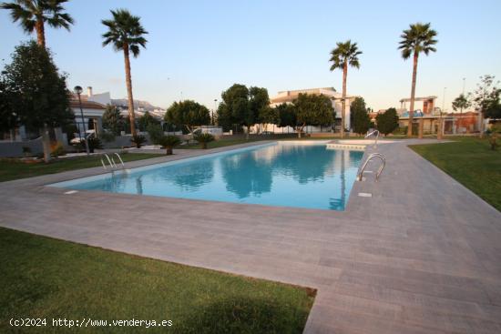 Magnífico bungalow nuevo con solárium en Lorca - MURCIA