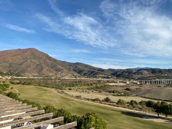 ÁTICO CON VISTAS AL  MAR EN PRIMERA LINEA DE  GOLF EN VALLE ROMANO, ESTEPONA - MALAGA