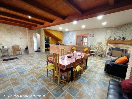 SE VENDE EXCELENTE CHALET EN LIBRILLA - MURCIA