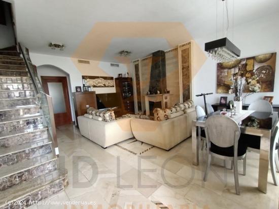 SE VENDE TRIPLEX EN CEUTÍ - MURCIA