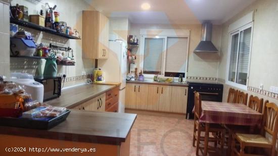 SE VENDE CASA CON LOCAL COMERCIAL EN LAS TORRES DE COTILLAS - MURCIA