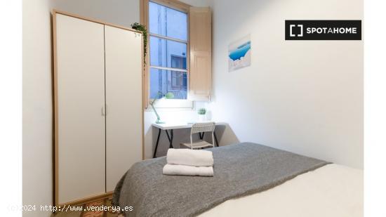 Habitación acogedora en un apartamento de 7 dormitorios en el Eixample, Barcelona - BARCELONA