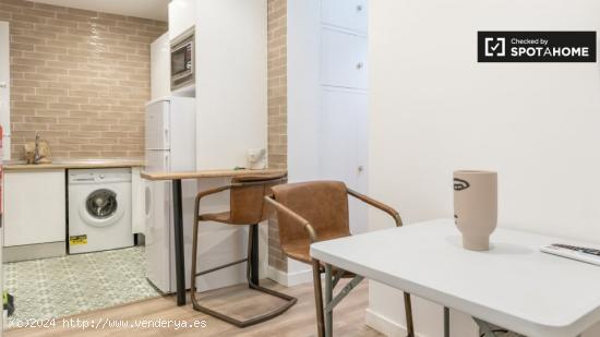 Apartamento de 2 dormitorios en alquiler en Madrid - MADRID