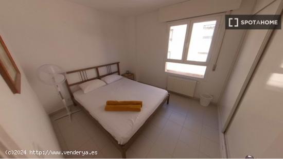 Se alquila piso de 3 dormitorios en Tetuán, Madrid. ¡Reserva online tu próxima casa con Spotahome