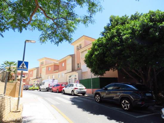 AMPLIO APARTAMENTO SEMINUEVO CON VISTAS AL MAR de 115 m2 en Torrequebrada - MALAGA