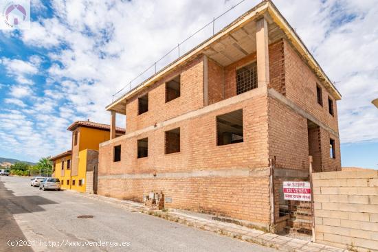 SOLAR CON ESTRUCTURA EN GOJAR - GRANADA