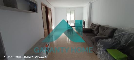  SE VENDE CASA ADOSADA EN ZONA ALDEA MORET - CACERES 