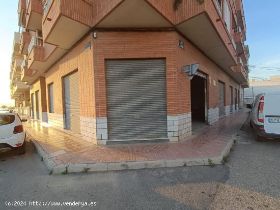 SE VENDE LOCAL EN ESQUINA EN SAN ISIDRO - ALICANTE