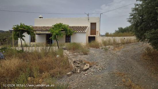 Exclusiva casa de campo en Riogordo - MALAGA