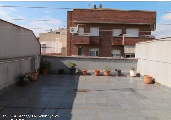 Unifamiliar adosada en venta  en Cornellà de Llobregat - Barcelona