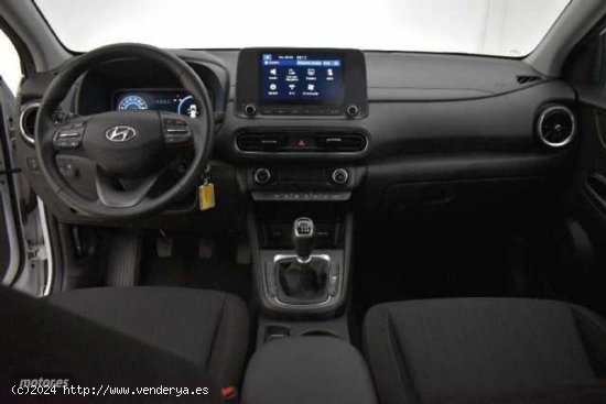 Hyundai Kona 1.0 TGDI Maxx 4x2 de 2023 con 21.807 Km por 20.390 EUR. en Malaga