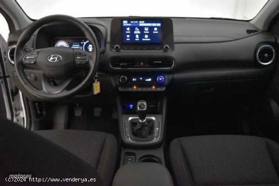 Hyundai Kona 1.0 TGDI Maxx 4x2 de 2023 con 21.584 Km por 20.390 EUR. en Malaga