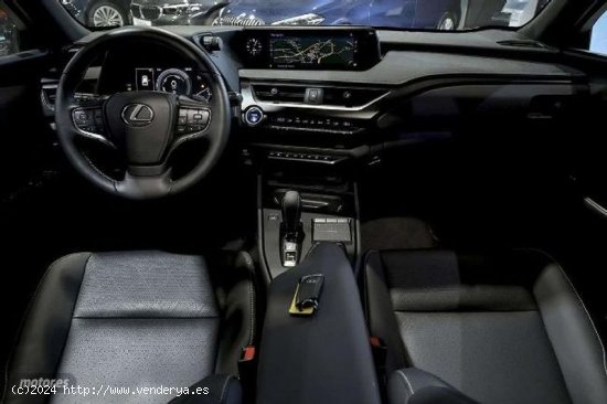 Lexus UX 300e Executive de 2022 con 2.218 Km por 34.990 EUR. en Madrid