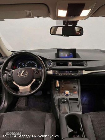 Lexus CT 200h 1.8 Executive de 2016 con 125.362 Km por 19.900 EUR. en Madrid