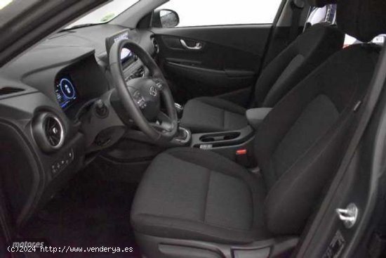 Hyundai Kona 1.0 TGDI Maxx 4x2 de 2023 con 18.151 Km por 19.370 EUR. en Sevilla