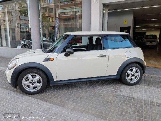 Mini One 75 de 2010 con 131.000 Km por 7.500 EUR. en Barcelona