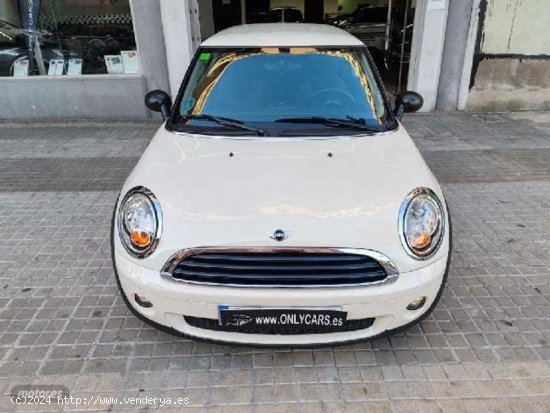 Mini One 75 de 2010 con 131.000 Km por 7.500 EUR. en Barcelona