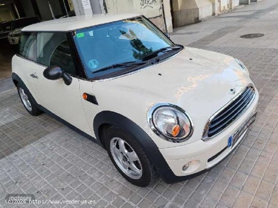 Mini One 75 de 2010 con 131.000 Km por 7.500 EUR. en Barcelona