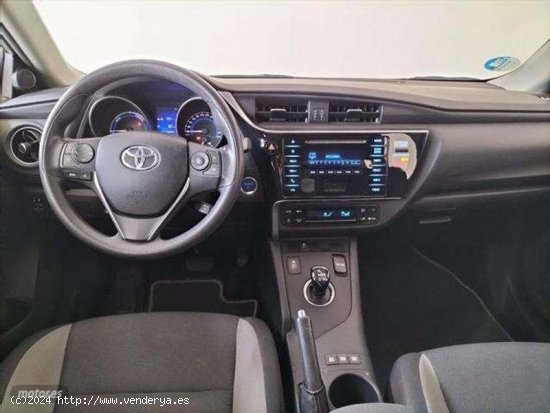 Toyota Auris Hybrid 140h Business de 2018 con 114.574 Km por 14.900 EUR. en MADRID
