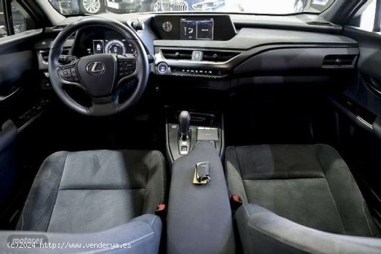 Lexus UX 300e Business de 2021 con 8.532 Km por 29.990 EUR. en Madrid