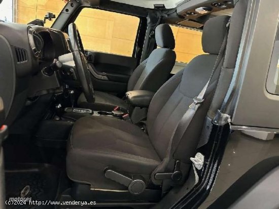 Jeep Wrangler 2.8crd Jk Edition Aut. de 2018 con 28.000 Km por 35.900 EUR. en Barcelona
