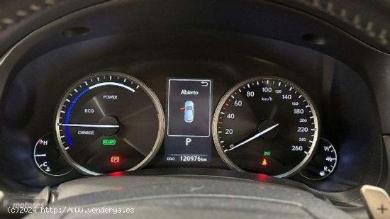 Lexus NX 300 2.5 300h Business Navigation 2wd de 2018 con 120.974 Km por 29.900 EUR. en Madrid
