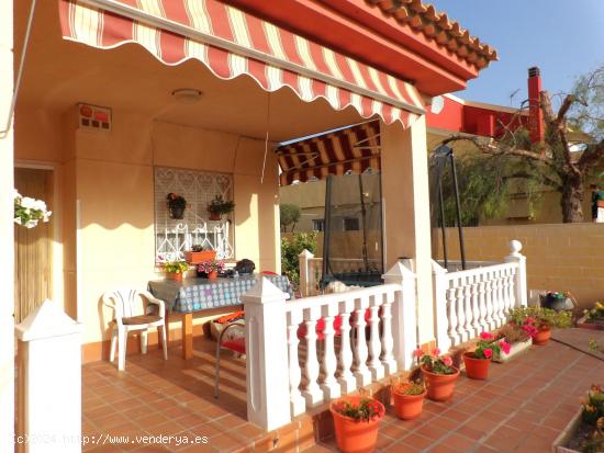 FANTÁSTICO CHALET EN UNA DE LAS MEJORES URBANIZACIONES DE LOS ALCÁZARES. - MURCIA