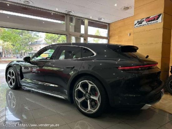 Porsche Taycan 4s Cross Turismo de 2021 con 25.000 Km por 84.900 EUR. en Barcelona