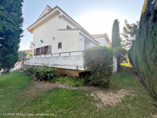 CHALET EN VENTA EN LA POBLA DE VALLBONA - VALENCIA