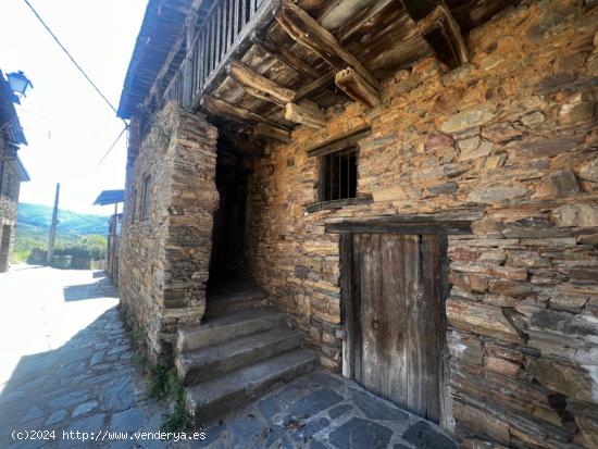 FANTASTICA CASA DE PIEDRA EN LOMBILLO - LEON