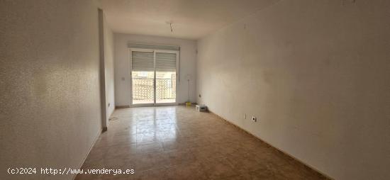 SE VENDE PISO EN CEUTI - MURCIA