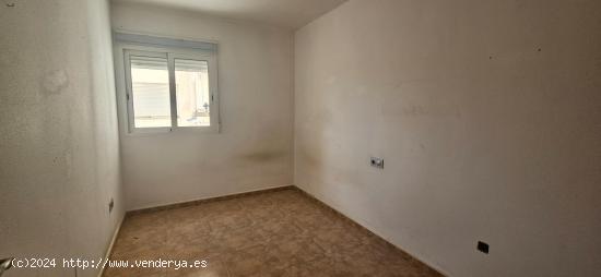 SE VENDE PISO EN CEUTI - MURCIA