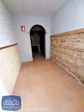 ¡INVERSIÓN IDEAL PROMOTORES! BODEGA 244M² CENTRO DE JEREZ - CADIZ