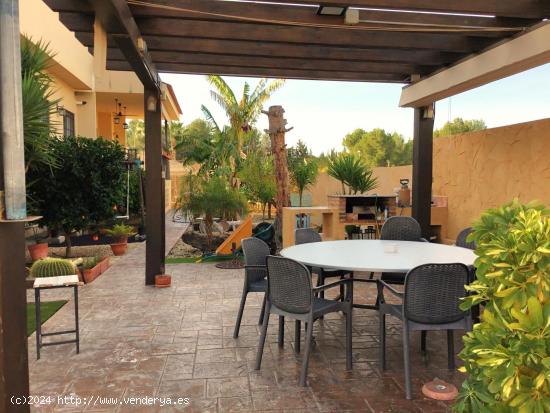 EXTRAORDINARIO CHALET INDEPENDIENTE - MURCIA