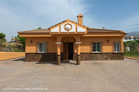 PRECIOSA CASA DE CAMPO CON PISCINA , BONITAS VISTAS Y ACCESO INMEJORABLE. - MALAGA