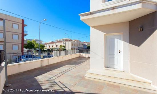 (KEY READY) BUNGALOWS EN ZONA SANTIAGO BERNABEU EN SANTA POLA!!! - ALICANTE