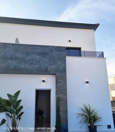 BUNGALOWS DE 3 DORMITORIOS EN RESIDENCIAL EXCLUSIVO EN GRAN ALACANT! - ALICANTE