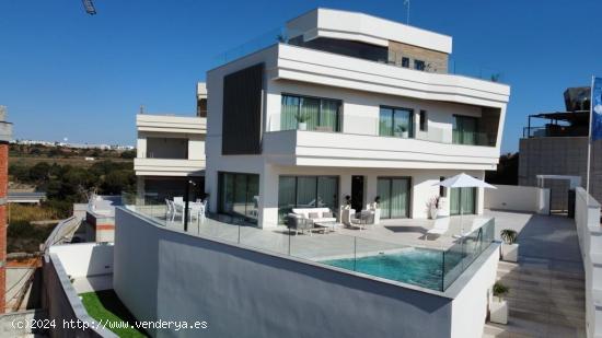 VILLAS DE LUJO DE OBRA NUEVA EN CAMPOAMOR - ALICANTE