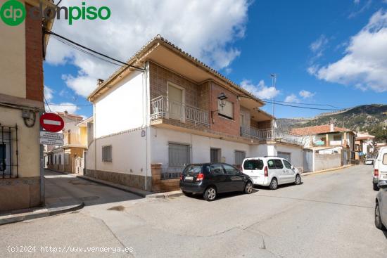 CASA A REFORMAR EN EL CENTRO DE ALFACAR - GRANADA