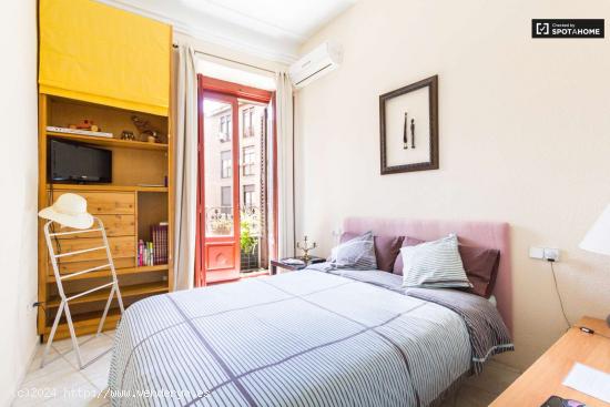 Soleado apartamento de 1 dormitorio con aire acondicionado y balcón en alquiler en Malasaña - MADR